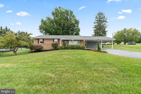 Exterior - 8003 Mapleville Rd, Boonsboro, MD 21713 photo 1 of 6