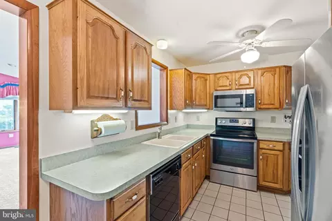 Kitchen - 8003 Mapleville Rd, Boonsboro, MD 21713 photo 2 of 5