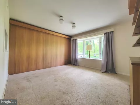Living - 13337 Rowe Rd, Smithsburg, MD 21783 photo 15 of 15