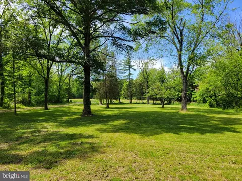 Exterior - 13337 Rowe Rd, Smithsburg, MD 21783 photo 1 of 9