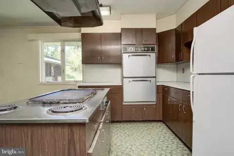 Kitchen - 13337 Rowe Rd, Smithsburg, MD 21783 photo 1 of 5