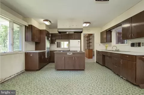 Kitchen - 13337 Rowe Rd, Smithsburg, MD 21783 photo 5 of 5