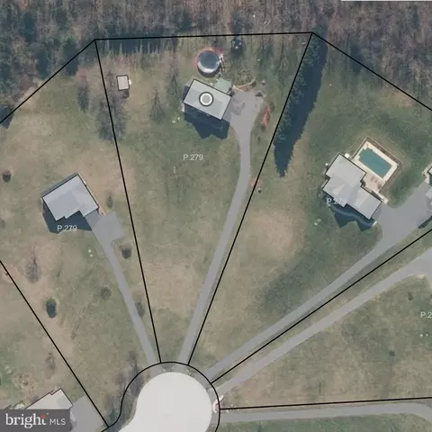 13407 Rhodes Ct, Clear Spring, MD 21722 photo 2