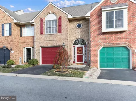 1221 Lindsay Ln, Hagerstown, MD 21742