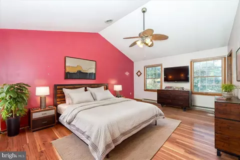 Bedroom - 4 Shifflett Pl, Smithsburg, MD 21783 photo 1 of 5