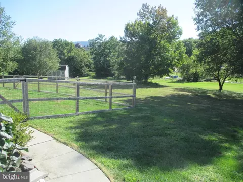 Exterior - 4 Shifflett Pl, Smithsburg, MD 21783 photo 14 of 17