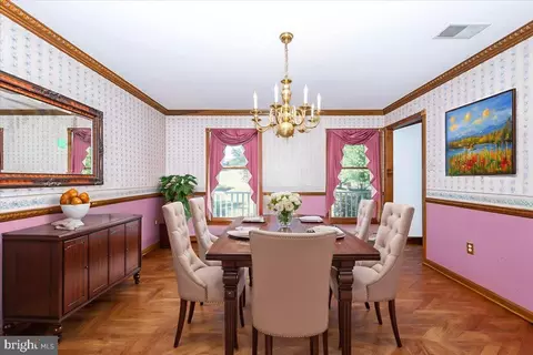Dining - 4 Shifflett Pl, Smithsburg, MD 21783 photo 1 of 1