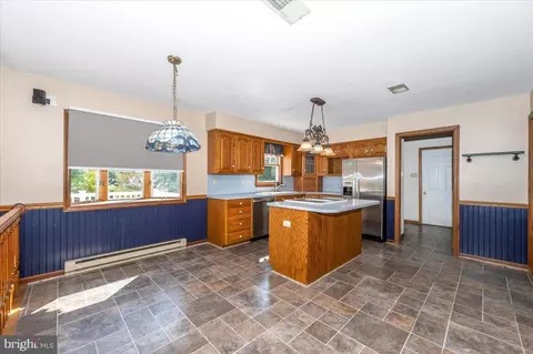 Kitchen - 4 Shifflett Pl, Smithsburg, MD 21783 photo 1 of 5