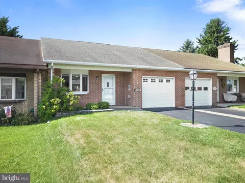 18003 Putter Dr, Hagerstown, MD 21740