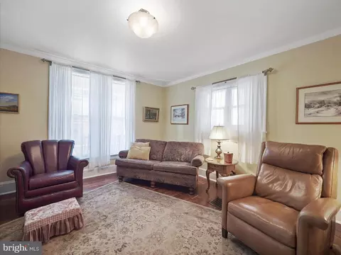 Living - 154 Cumberland St, Clear Spring, MD 21722 photo 1 of 3
