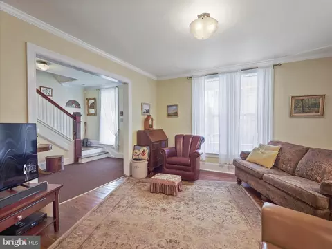 Living - 154 Cumberland St, Clear Spring, MD 21722 photo 2 of 3