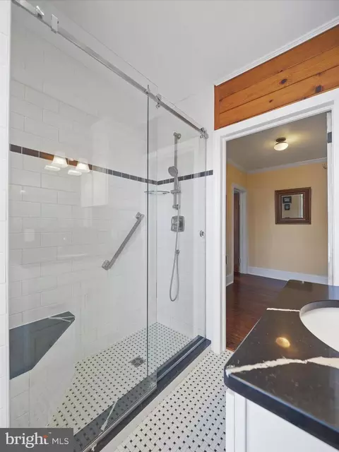 Bath - 154 Cumberland St, Clear Spring, MD 21722 photo 2 of 2
