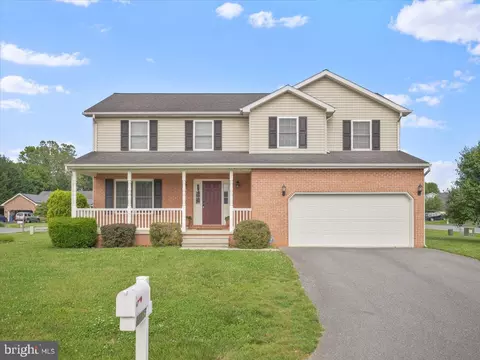 11015 Donelson Dr, Williamsport, MD 21795