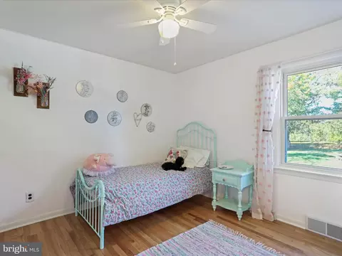 Bedroom - 12530 Ashton Rd, Clear Spring, MD 21722 photo 4 of 8