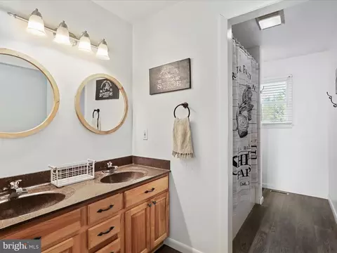 Bath - 12530 Ashton Rd, Clear Spring, MD 21722 photo 1 of 3