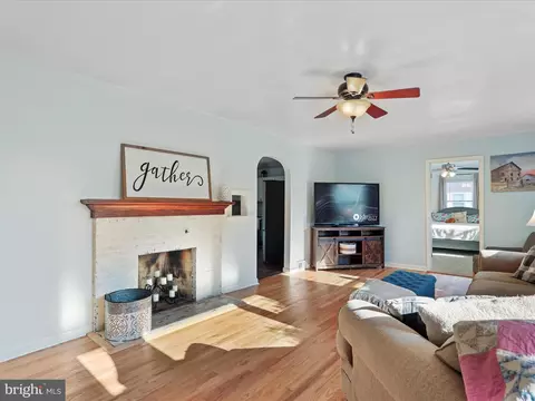 Living - 12530 Ashton Rd, Clear Spring, MD 21722 photo 1 of 4
