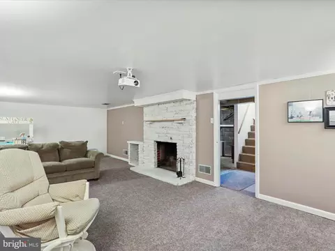 Living - 12530 Ashton Rd, Clear Spring, MD 21722 photo 3 of 4