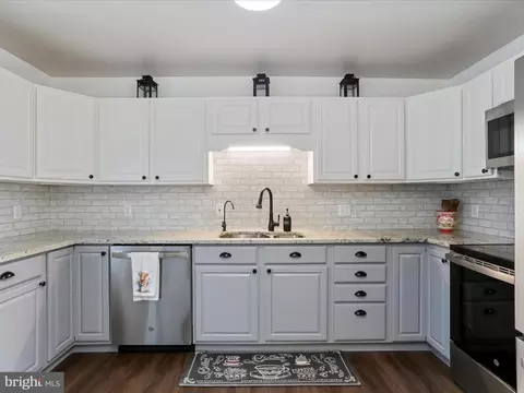 Kitchen - 12530 Ashton Rd, Clear Spring, MD 21722 photo 2 of 4