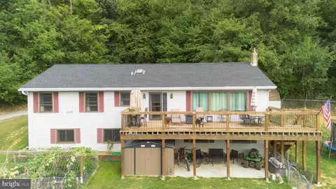 11113 Crystal Falls Dr, Smithsburg, MD 21783