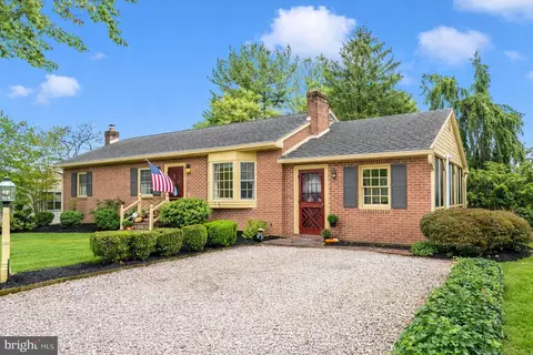 17920 Pin Oak Rd, Hagerstown, MD 21740