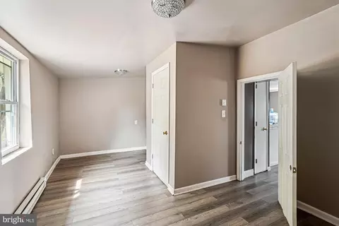 Entry Way - 20 Martin St, Clear Spring, MD 21722 photo 8 of 10