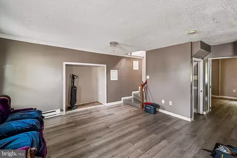 Entry Way - 20 Martin St, Clear Spring, MD 21722 photo 7 of 10