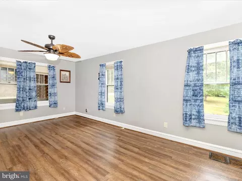 Living - 13609 Blairs Valley Rd, Clear Spring, MD 21722 photo 3 of 4