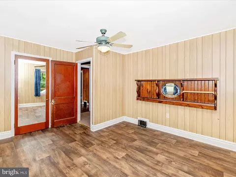 Bedroom - 13609 Blairs Valley Rd, Clear Spring, MD 21722 photo 4 of 6