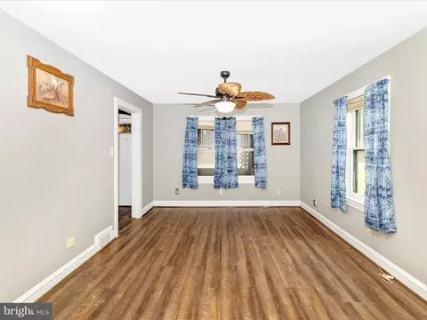 Living - 13609 Blairs Valley Rd, Clear Spring, MD 21722 photo 4 of 4