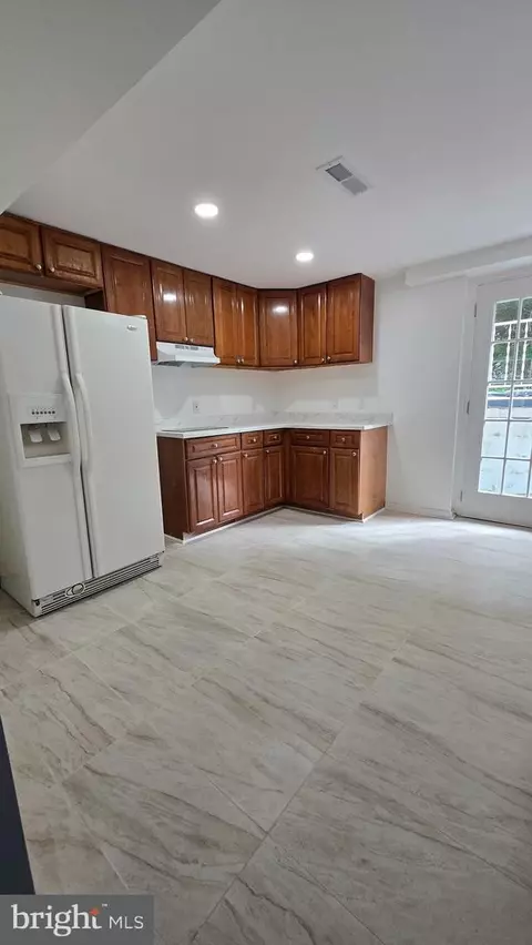 Kitchen - 1424 Outer Dr, Hagerstown, MD 21742 photo 5 of 5