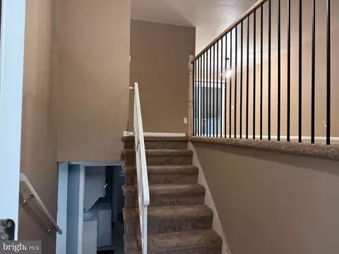 Entry Way - 1424 Outer Dr, Hagerstown, MD 21742 photo 1 of 2