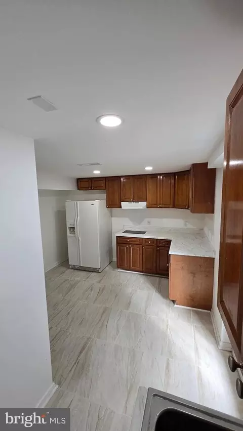 Kitchen - 1424 Outer Dr, Hagerstown, MD 21742 photo 4 of 5