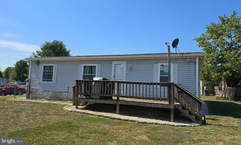 12036 N Scottish Ct, Hagerstown, MD 21740