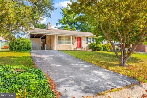 17612 Stone Valley Dr, Hagerstown, MD 21740
