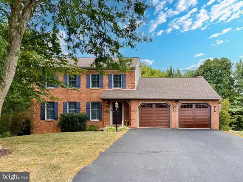 10608 Hershey Dr, Williamsport, MD 21795