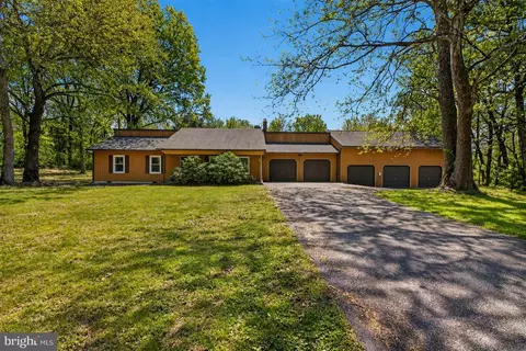 16821 Tow Path Ln, Sharpsburg, MD 21782