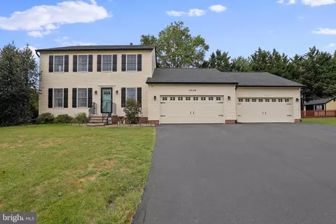 19120 Olde Waterford Rd, Hagerstown, MD 21742