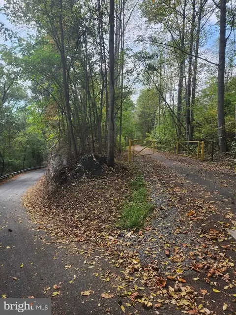 12364 Seavolt Rd, Hancock, MD 21750 photo 4