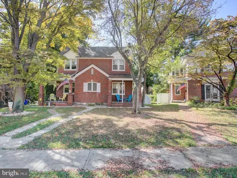 27 E Irvin Ave, Hagerstown, MD 21742
