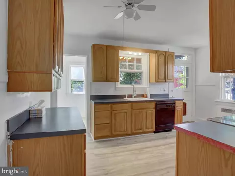 27 E Irvin Ave, Hagerstown, MD 21742 photo 10