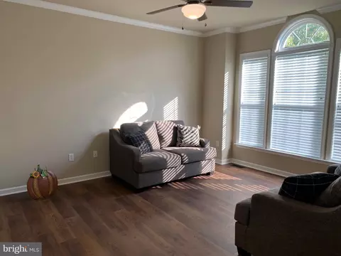Living - 121 Colton Ct, Smithsburg, MD 21783 photo 1 of 13