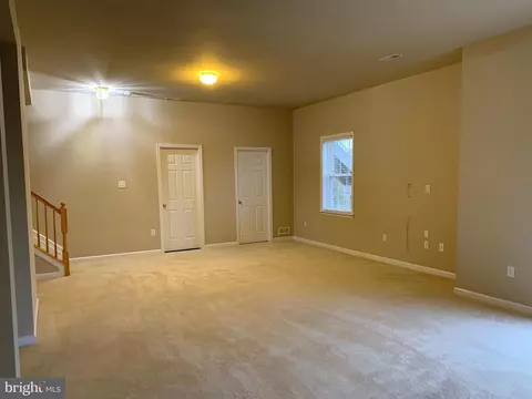 Living - 121 Colton Ct, Smithsburg, MD 21783 photo 13 of 13