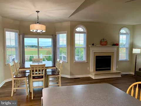Dining - 121 Colton Ct, Smithsburg, MD 21783 photo 2 of 4