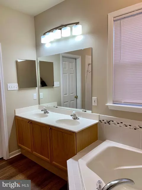 Bath - 121 Colton Ct, Smithsburg, MD 21783 photo 7 of 11