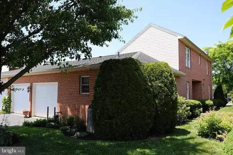 650 Trafalgar Dr, Hagerstown, MD 21742