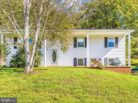 839 Rohrersville Rd, Knoxville, MD 21758