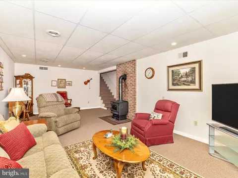 Living - 12720 Spickler Rd, Clear Spring, MD 21722 photo 4 of 4