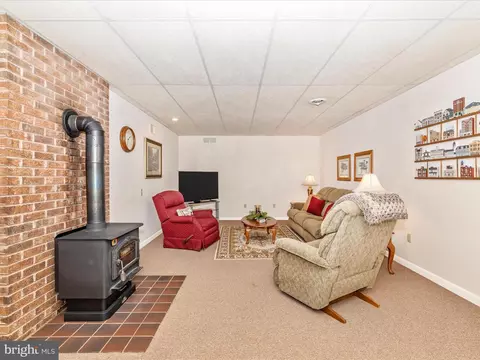 Living - 12720 Spickler Rd, Clear Spring, MD 21722 photo 3 of 4