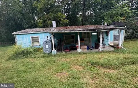 8042 Avis Mill Rd, Williamsport, MD 21795