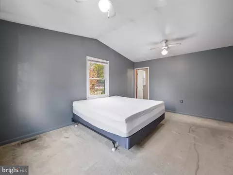 Bedroom - 104 Rebeccas Ct, Smithsburg, MD 21783 photo 2 of 7